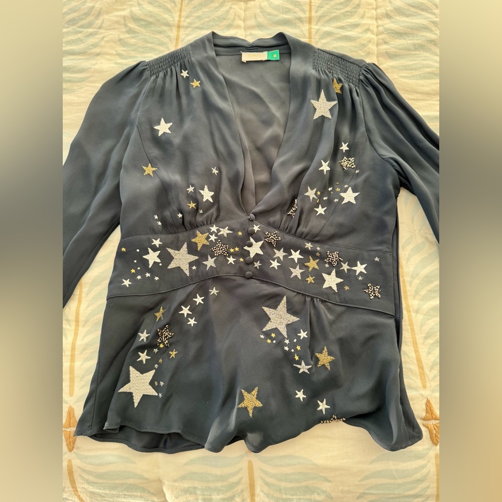 Rixo long sleeve V-neck blouse, Silver and gold stars on navy background size M